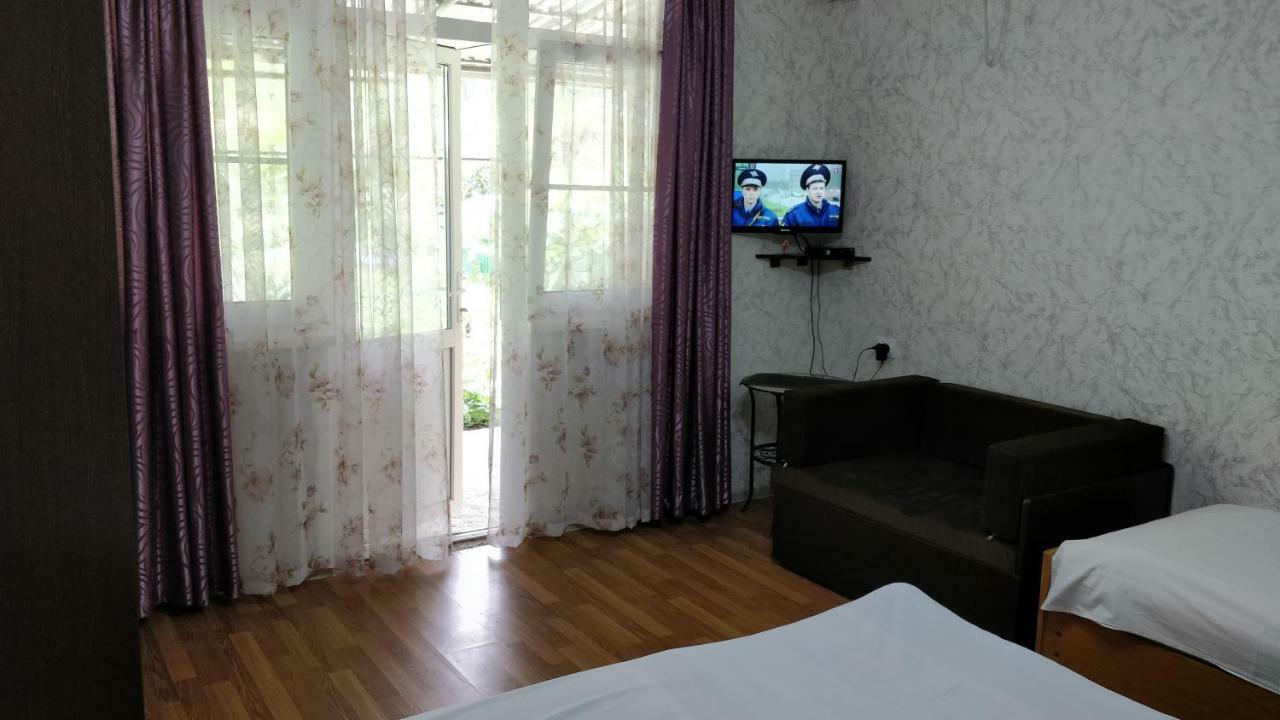 Tikhaya Gavan Guest House Gagry Exterior photo
